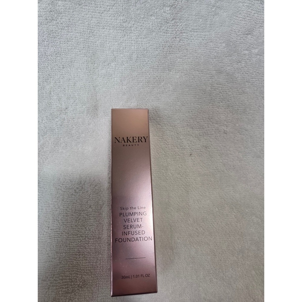 Nakery Skip the Line Instant Coverage Plumping Velvet Foundation Medium New